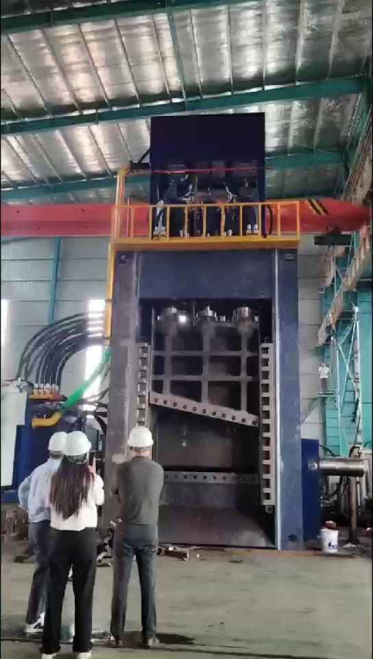 Client on-site load testing verification of HUAXIN scrap metal shear at factory