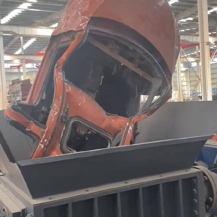 Industrial scrap metal shear for pre-processing car shells before shredder feeding in ELV recycling